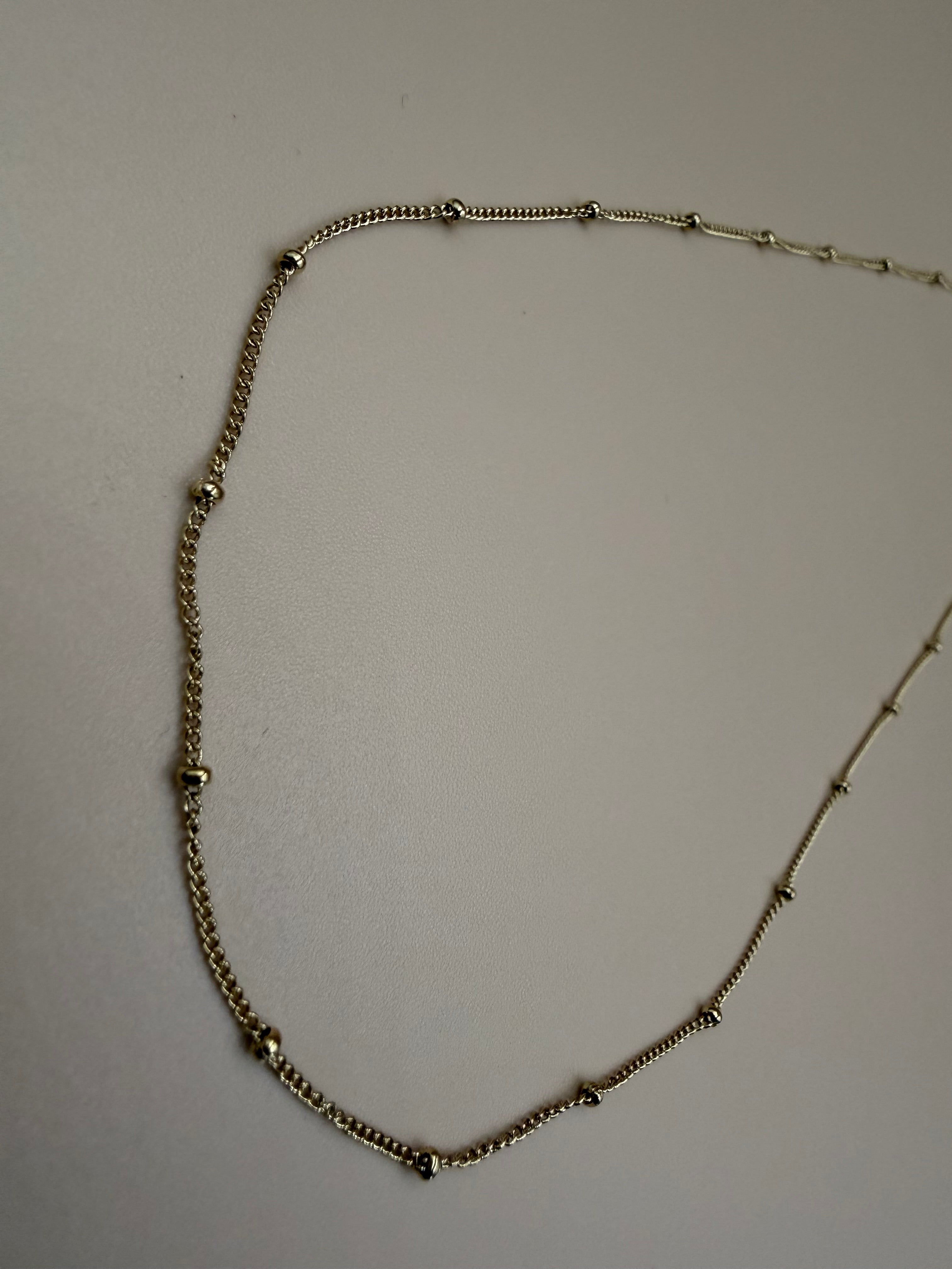 Ketting met bolletjes goud