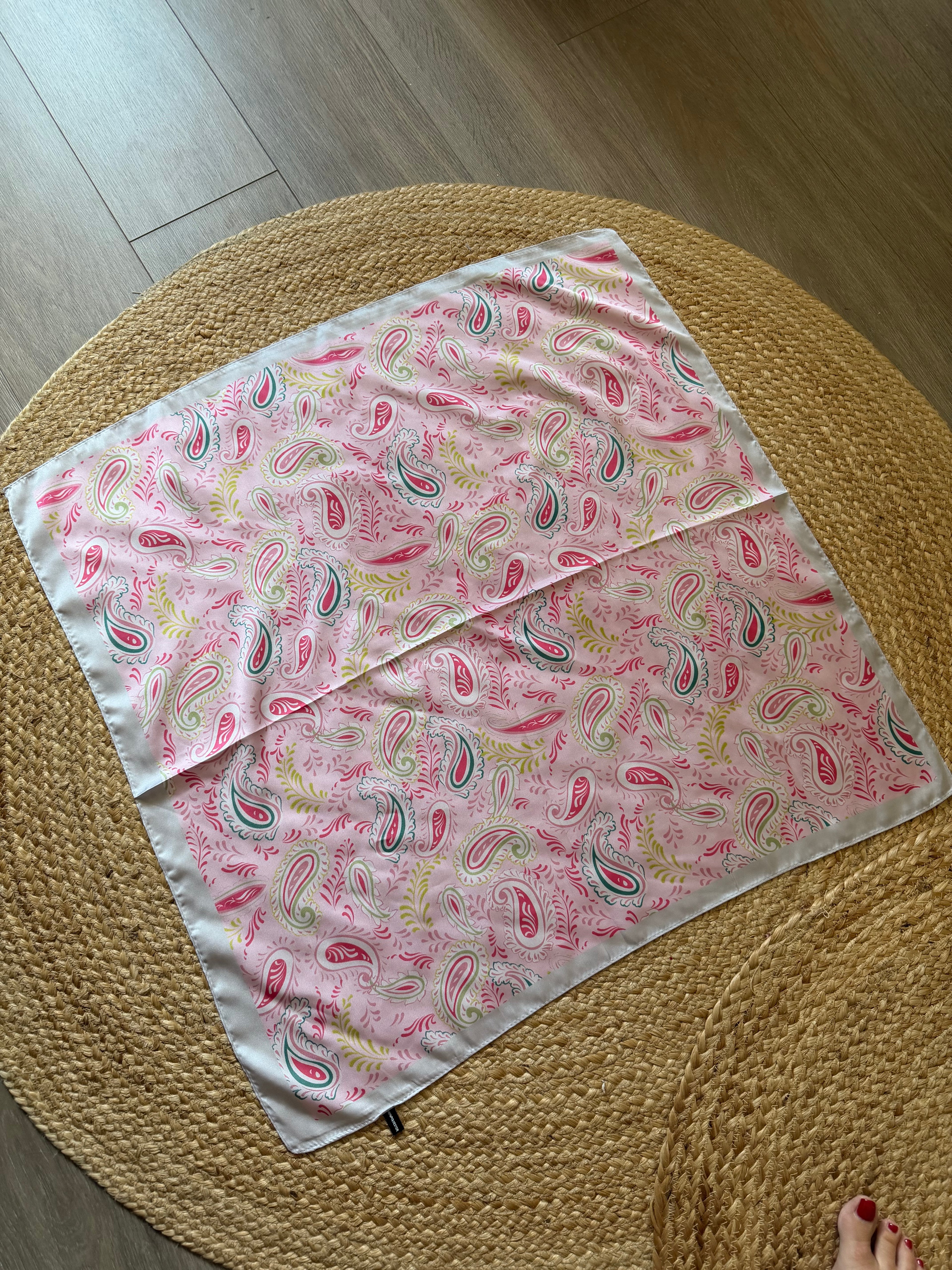 Fleurig roze sjaaltje